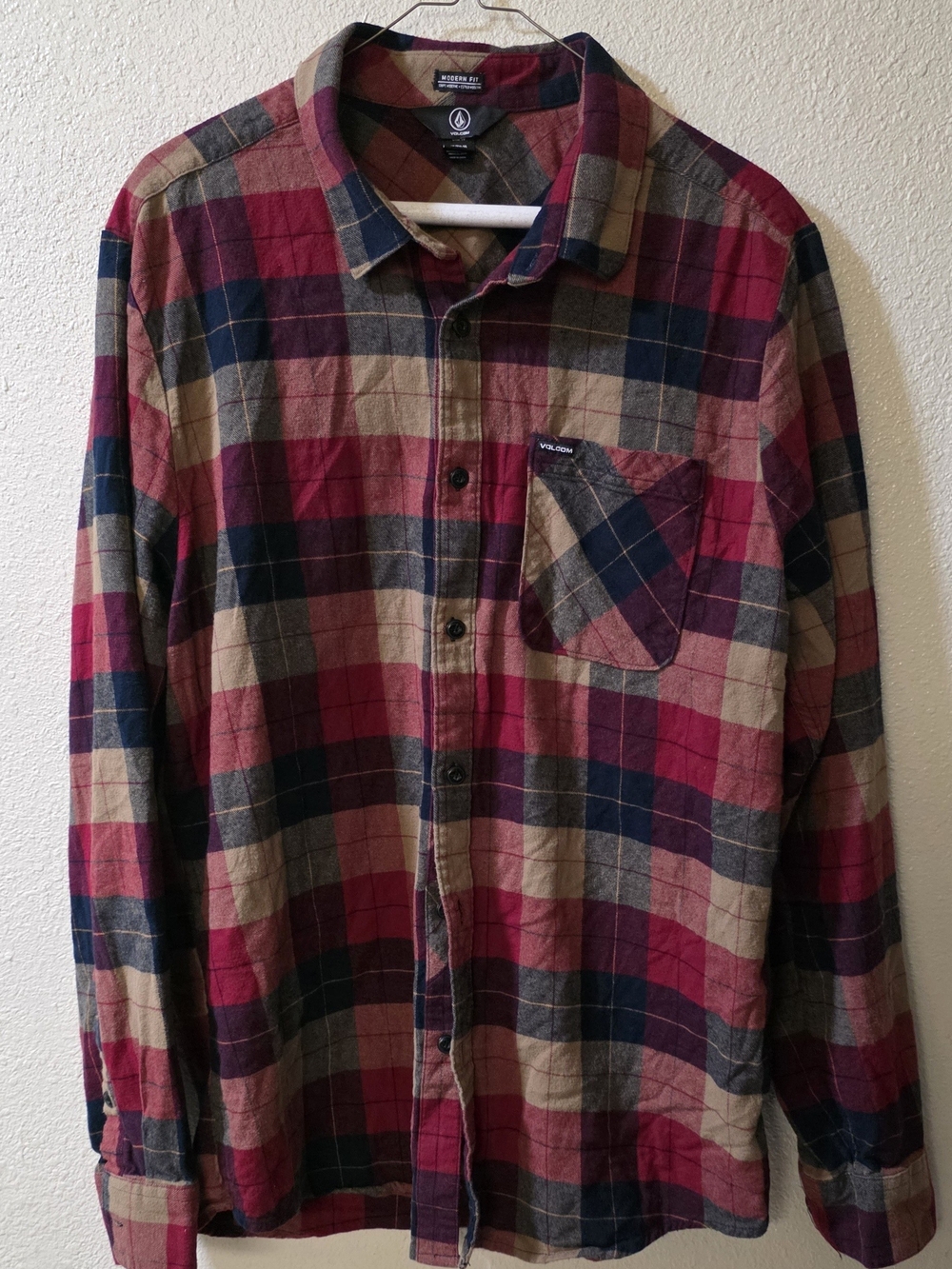 Volcom Men’s Red Navy Tan Plaid Button-Down Shirt